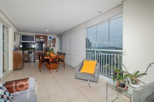 Image 14 - 879731