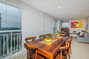 Image 16 - 879731