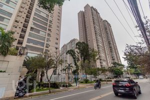 Image 81 - 879731