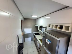 Image 4 - 879734