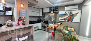 Image 4 - 879738
