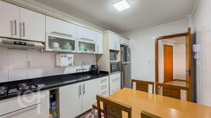 Image 10 - 879742