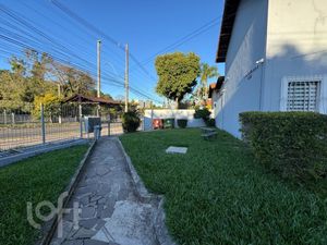 Image 12 - 879744