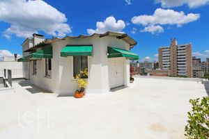 Image 37 - 879746