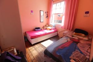 Image 8 - 879836