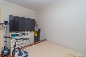 Image 7 - 879840