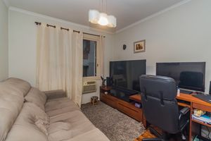 Image 8 - 879840