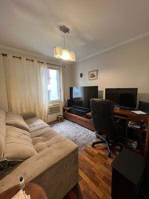 Image 7 - 879840