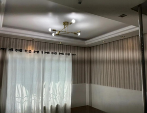 Image 4 - 879843