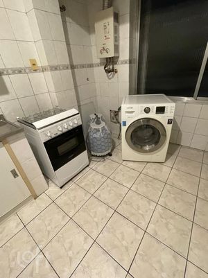 Image 10 - 879847