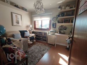 Image 6 - 879854