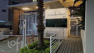 Image 8 - 879857