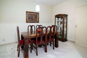 Image 4 - 879869