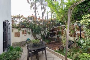Image 17 - 879870