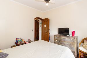 Image 37 - 879870