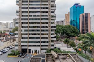 Image 15 - 879873
