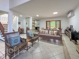 Image 19 - 879874