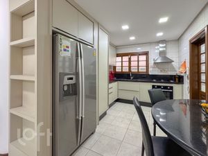 Image 6 - 879874