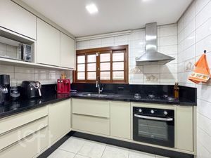 Image 8 - 879874