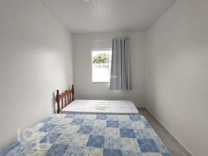 Image 8 - 879878