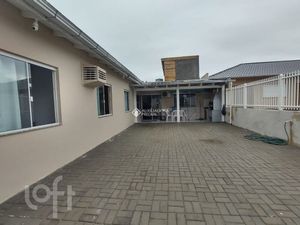 Image 17 - 879878
