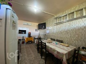 Image 6 - 879882