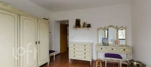 Image 4 - 879883