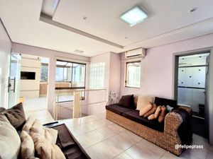 Image 6 - 879885