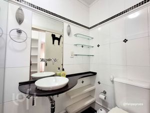 Image 19 - 879885