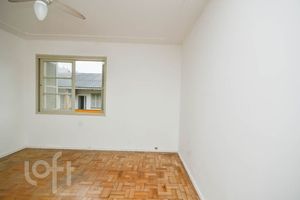Image 9 - 879886