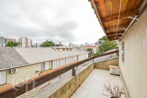 Image 20 - 879886