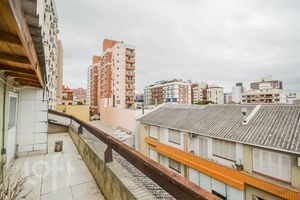 Image 21 - 879886
