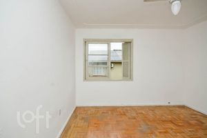Image 8 - 879886