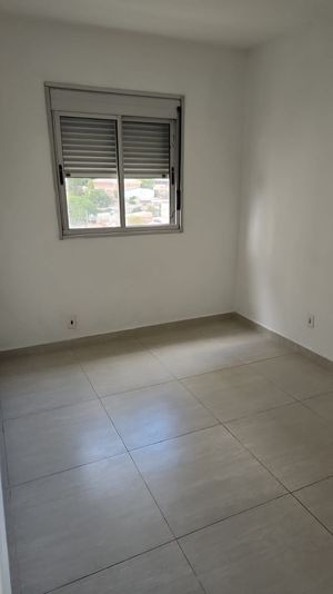 Image 6 - 879888