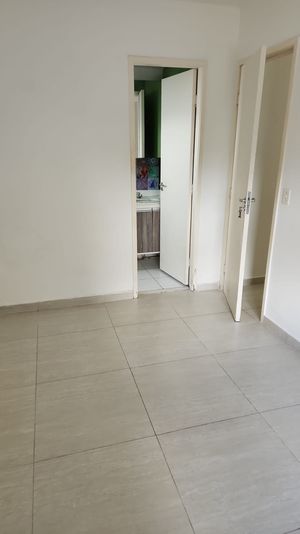 Image 7 - 879888