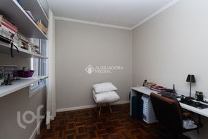 Image 10 - 879889