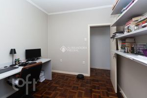 Image 11 - 879889