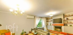 Image 4 - 879890