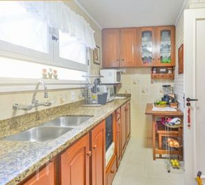 Image 12 - 879890