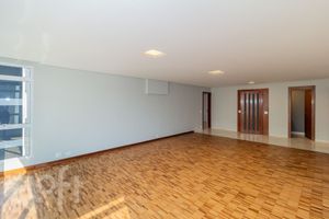 Image 1 - 879895