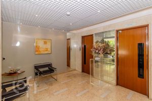Image 37 - 879895