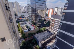Image 6 - 879895