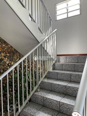 Image 11 - 879898