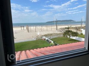 Image 9 - 879898
