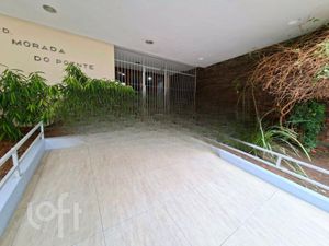 Image 19 - 879899