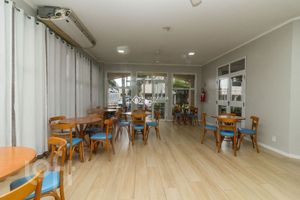 Image 22 - 879902