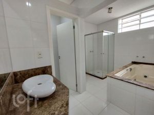Image 19 - 879905