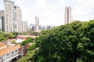 Image 25 - 879911