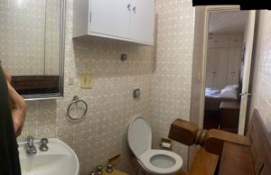 Image 13 - 879916