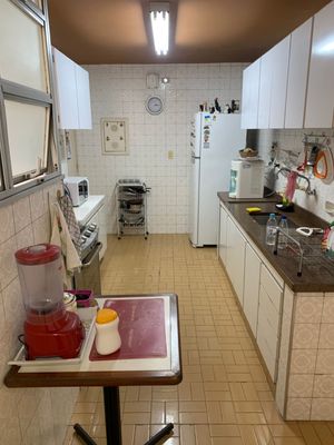 Image 21 - 879916